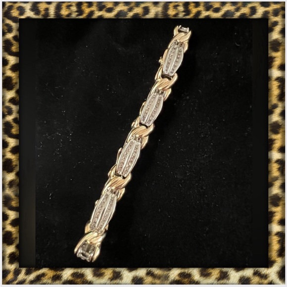 Gold Diamond Bracelet Handbags - 🔥DROPPING PRICES!!!🔥🔥🔥CLOSET CLEAR OUT SALE!!!🔥🔥🔥Lady Ks Closet Store❤️